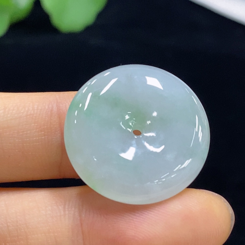 F35095414 Jadeite Peace Knot Pendant Total Weight Approx. 6.88g