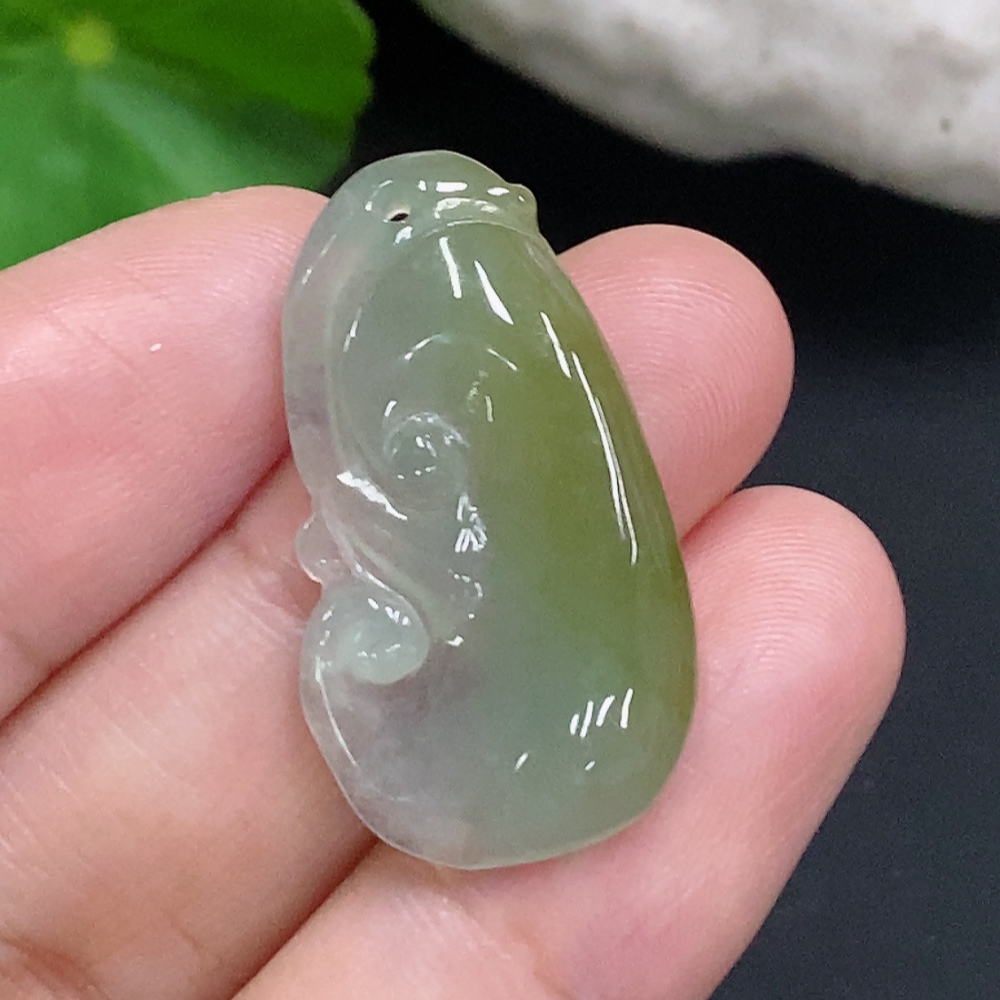 F32701481 JadeiteRuyi Pendant, total weight approx. 3.3g (color origin undetermined)