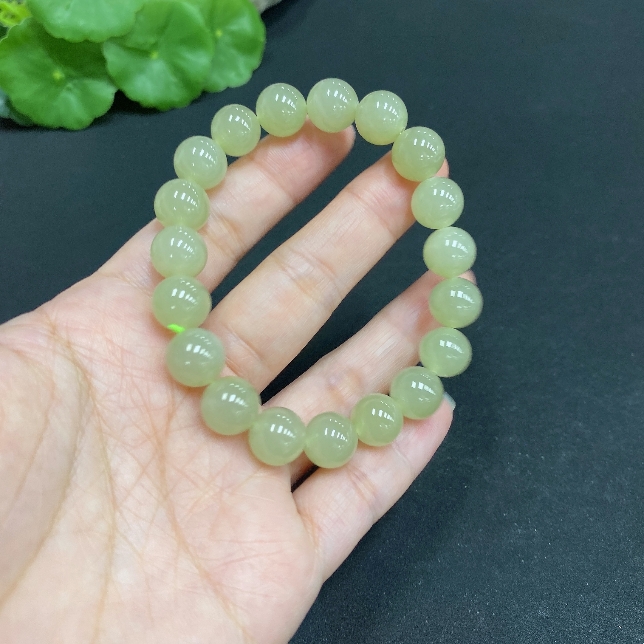 H34014717 Hetian Jade Beaded Bracelet, Approx. 9.9mm, Total Weight Approx. 29.3g