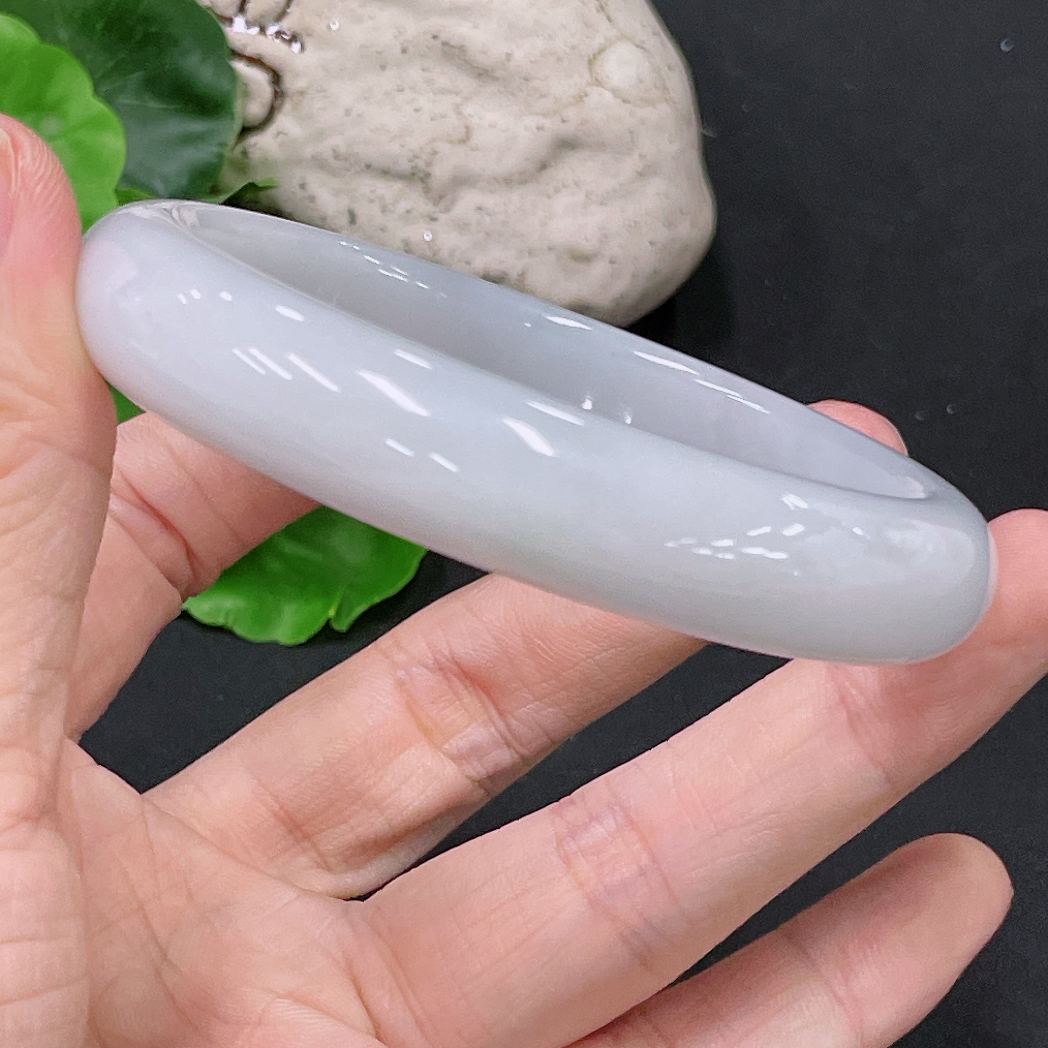 F33919949 Jadeite Round Bangle, Total Weight Approx. 61.29g, Size 59.7