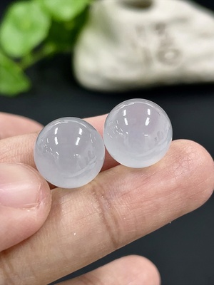 F42953139 翡翠珠子 最大卡12.5mm左右 货品总重约7g