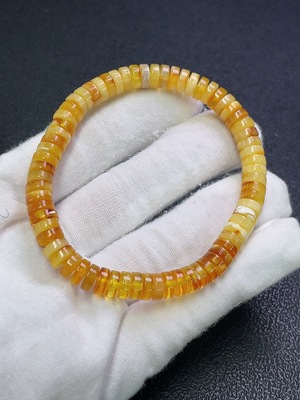 C31681800 Amber Beeswax Bracelet Total Weight About 7.35g Size Approx.7mm