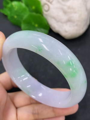 F44322331 翡翠正圈手镯 圈口56.8mm 货品总约重72.86g