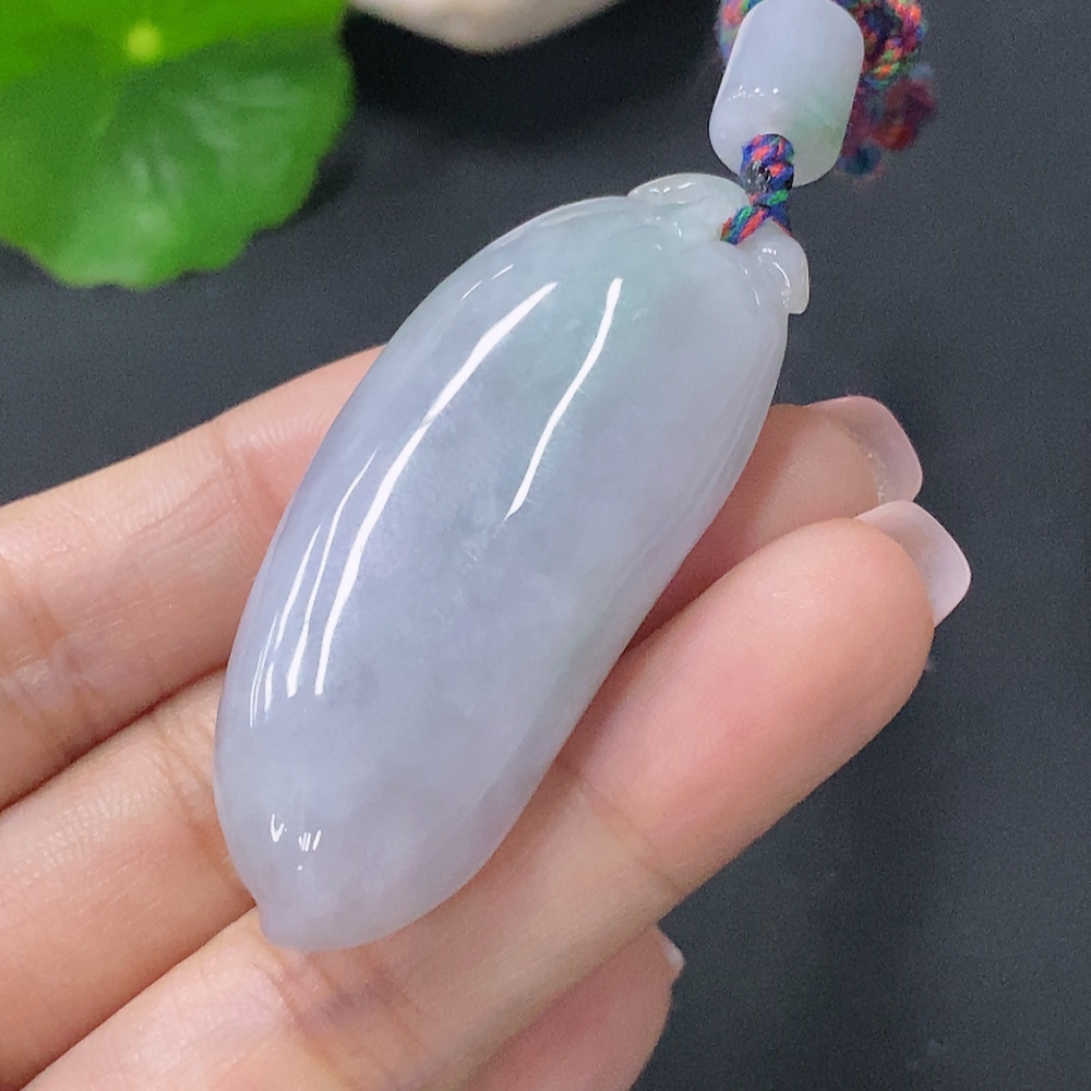 F29320613 Jadeite Pendant Fu Gua