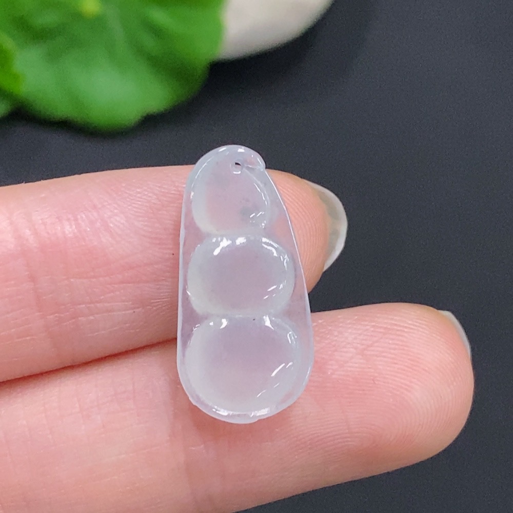 F35161140 Jadeite Lucky Bean Pendant, Total Weight Approx. 1.56g