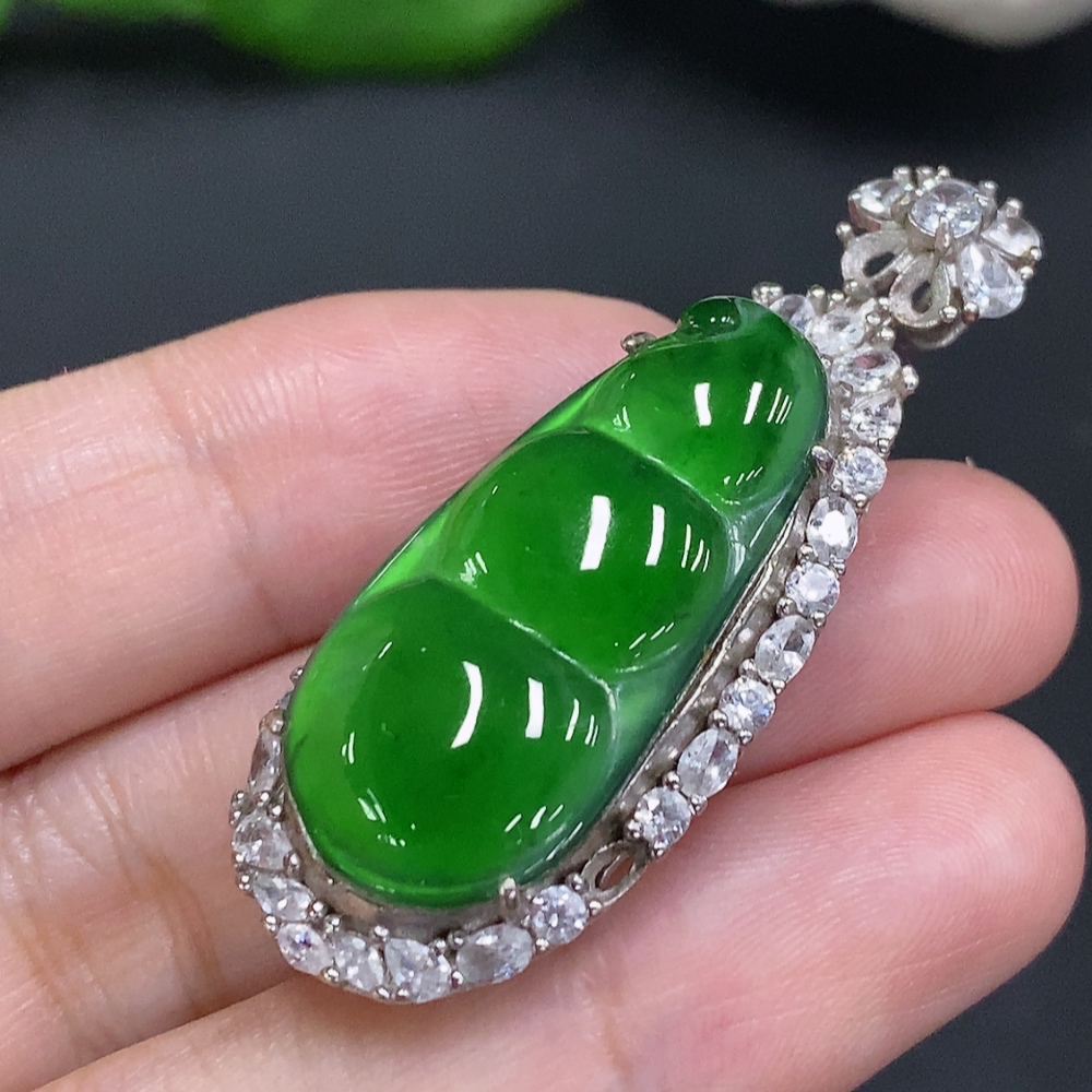 F34022868 Jadeite Auspicious Bean Inlaid Pendant Non-Gold Inlaid Total Weight About 7.4g