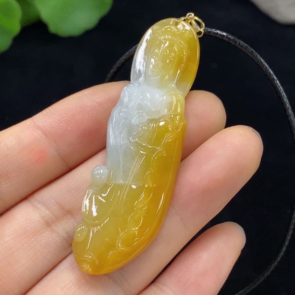F30444391 Jadeite Guanyin Pendant 18k Color Origin Undetermined Total Weight Approx. 16.39g (Excluding Cord)