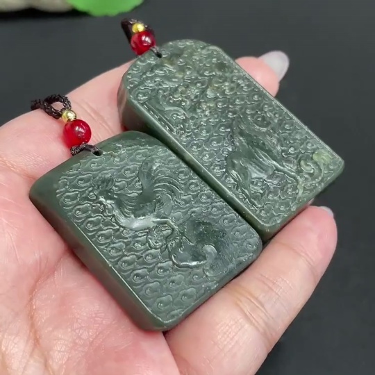H33901582 Hetian Jade Pendant - Bull Turning Fortune Rooster (Total Weight approx. [with rope] 69.8g)