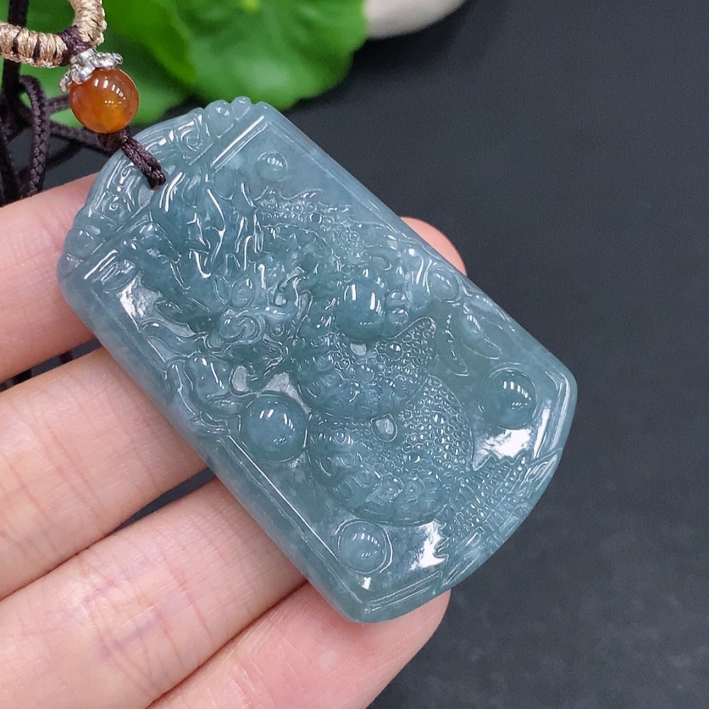 F31645233 JadeiteDragon Travelling the World Pendant