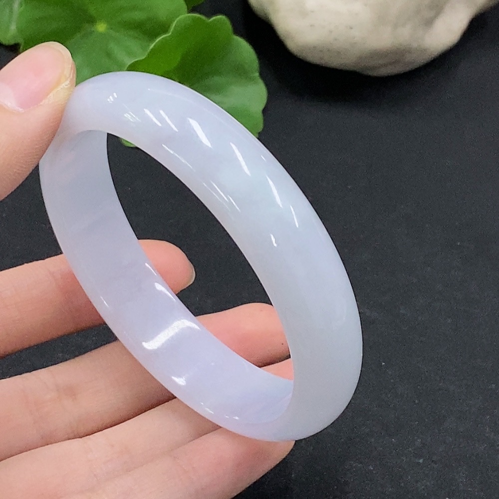 F33895097 Jadeite Imperial Concubine Bracelet Size 55.5/51.5 Total Weight Approx. 43.89g