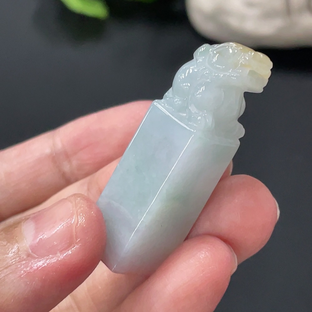 F30493739 Jadeite Pi Xiu Seal Total Weight Approx. 16.4g Color Origin Undetermined