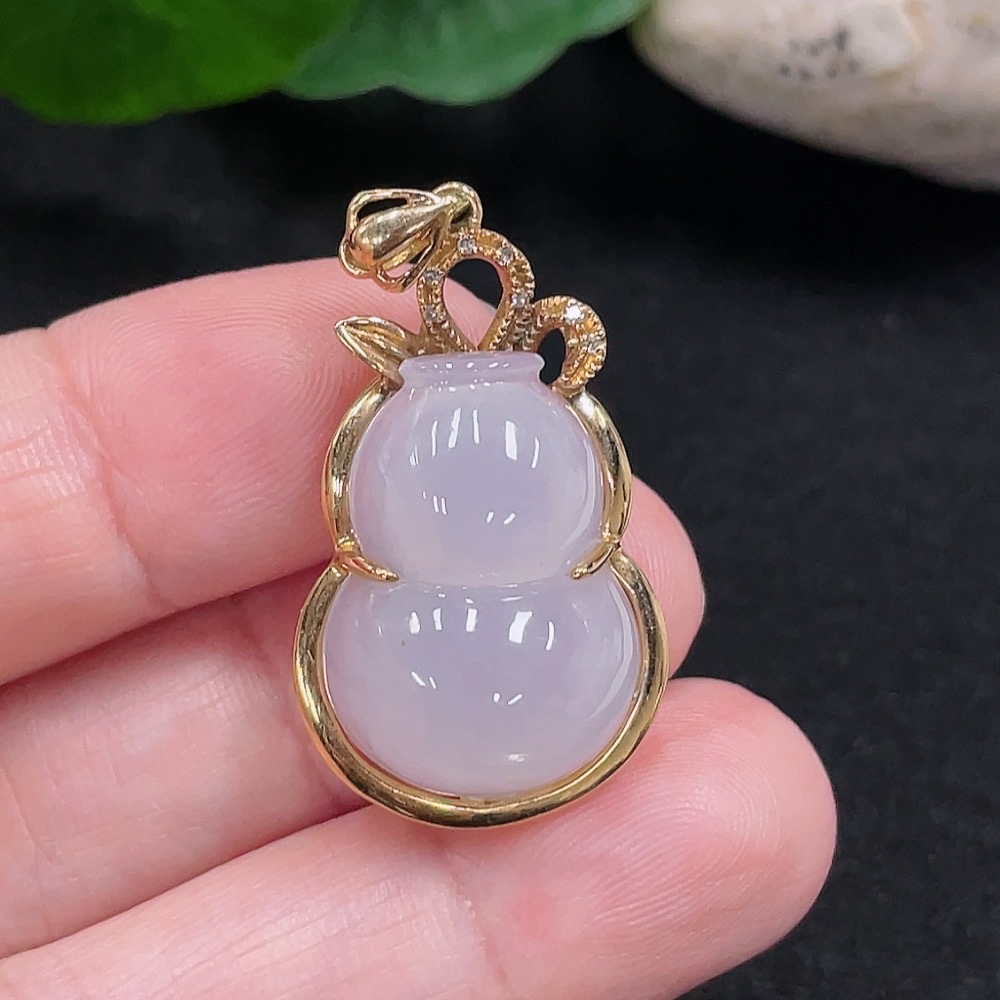 F32735084 Jadeite Gourd Pendant 18K Gold Total Weight Approx. 5.4g (With Diamond Accents)