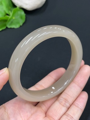 H28246498 Hetian Jade Round Bracelet Size 60.4 Total Weight Approx. 53.6g