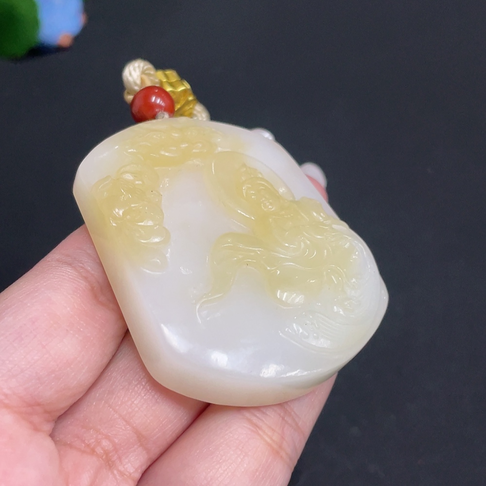 H27128764 Hetian Jade Pendant Guanyin with Non-Hetian Jade Beads Total Weight Approx. [with Rope] 62.7g