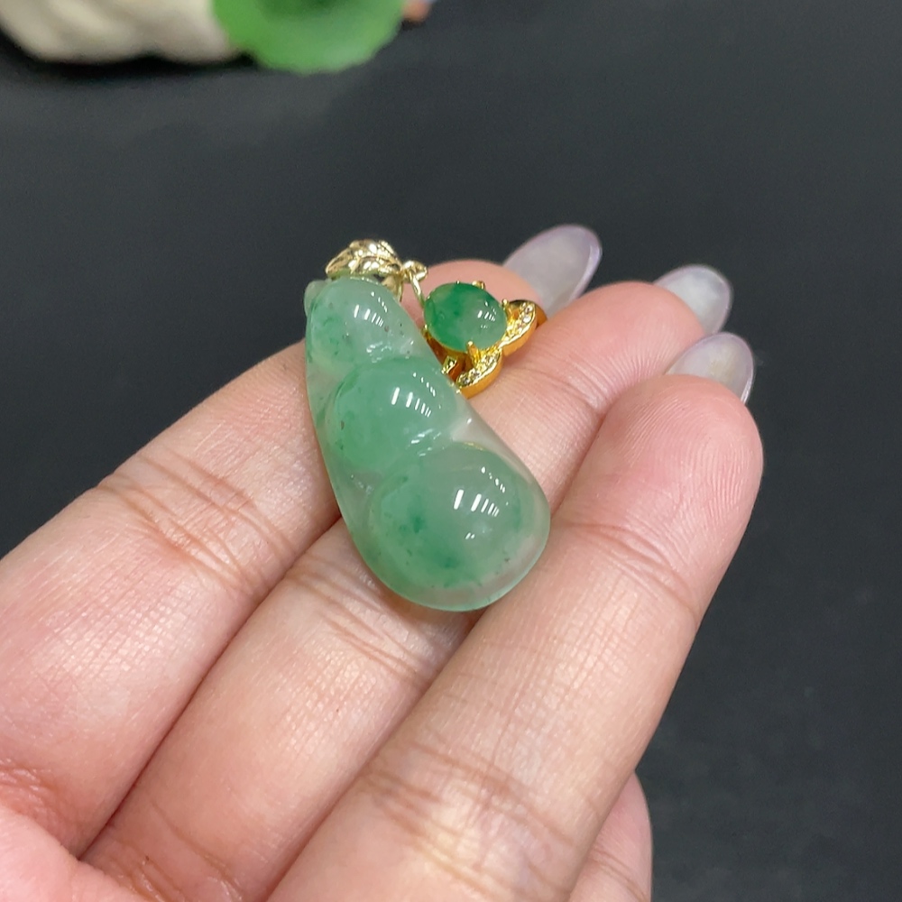 H34972491 African Emerald (Dulong Jade)