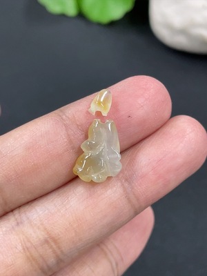 F41925028 翡翠挂件 货品总约重1.16g