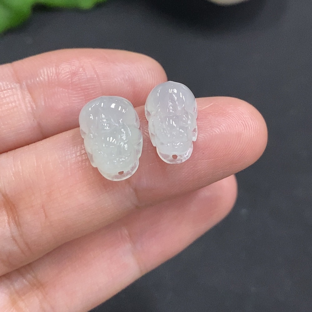 F35126067 Jadeite Pi Xiu Pendant Sell as a Lot