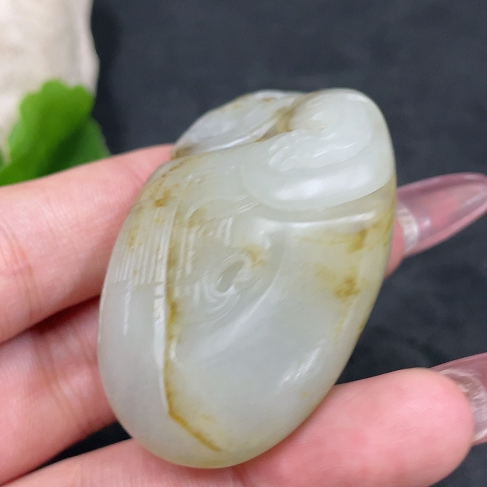 H33897993 Hetian Jade Pendant, Auspicious Beast, Undetermined Skin Color Origin, Total Weight Approx. 54.4g