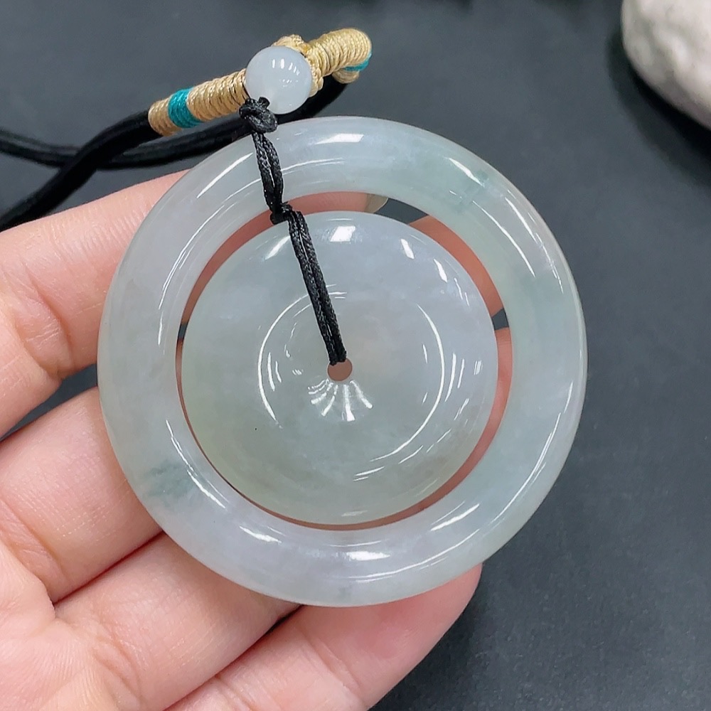 F21421982 Jadeite Pendant with Mother-and-Child Clasp, Total Weight Approx. 52g