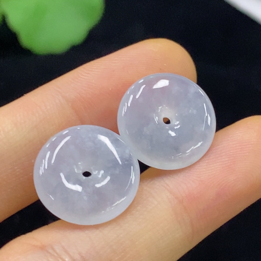 F35134745 Jadeite Peace Knot Pendants Sell as a Lot