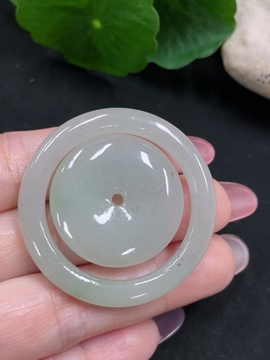 F34982938 Jadeite Mother-and-Child Button Pendant, Total Weight Approximately 15.6g