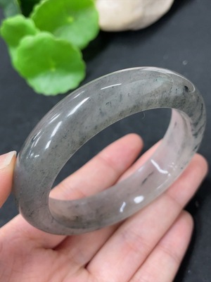 H41945366 非洲翠（独龙玉）正圈手镯  圈口56.4   货品总重约58.1g