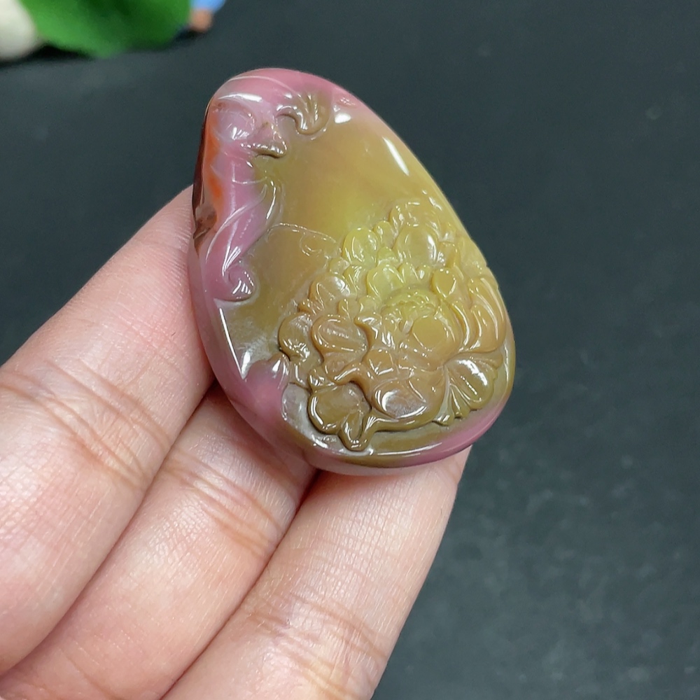 H30464466 Yanyuan Agate Pendant - Prosperity in Bloom