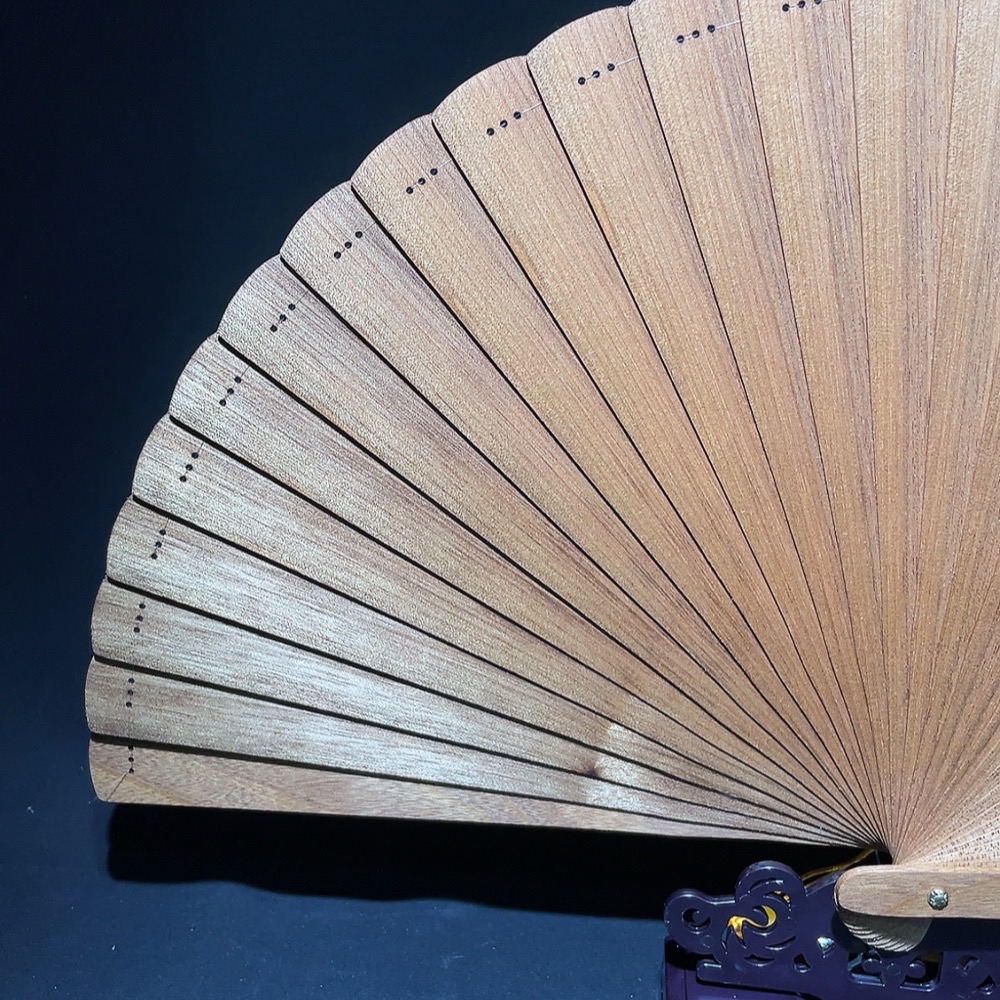 W31608608 Golden Silk Nanmu Fan