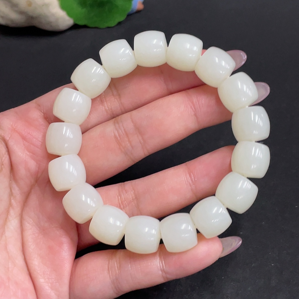 H34957046 Hetian Jade Bracelet Approx. 12.9mm Total Weight Approx. 63.9g