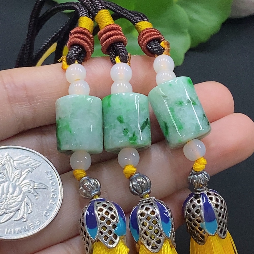 F33833106 JadeitePendant with Other Mineral Components, Non-Grade A Beads