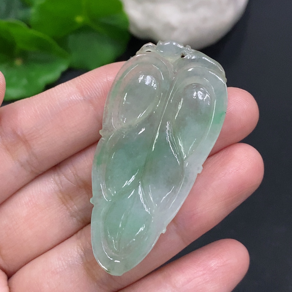 F34050247 Jadeite Leaf Pendant Total Weight Approx. 10.7g