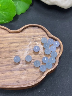 F42971516 翡翠单珠一手走 货品总重量约7.2克（含小袋子）