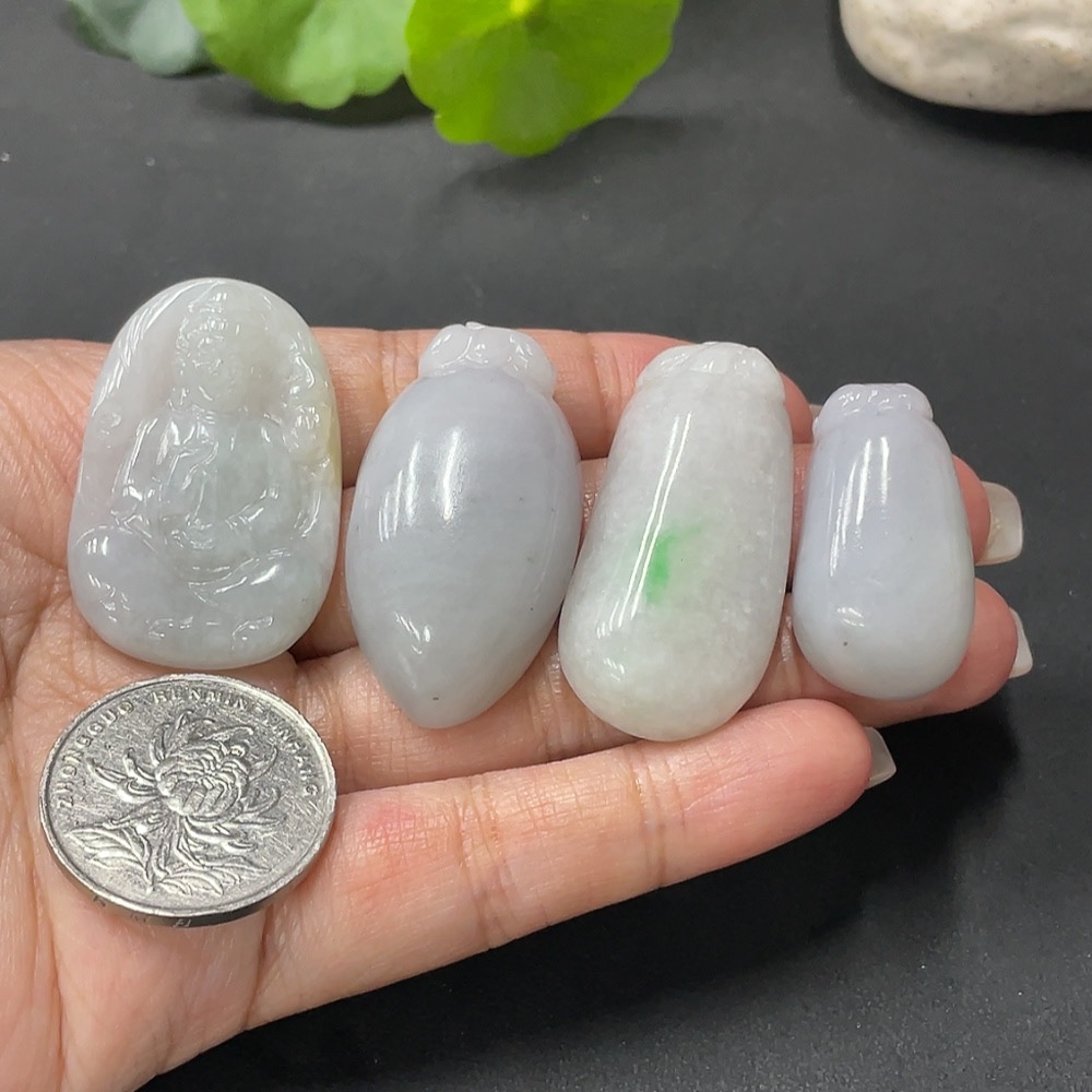 F15692952 JadeitePendant, Fu Gua, Guanyin Plaque