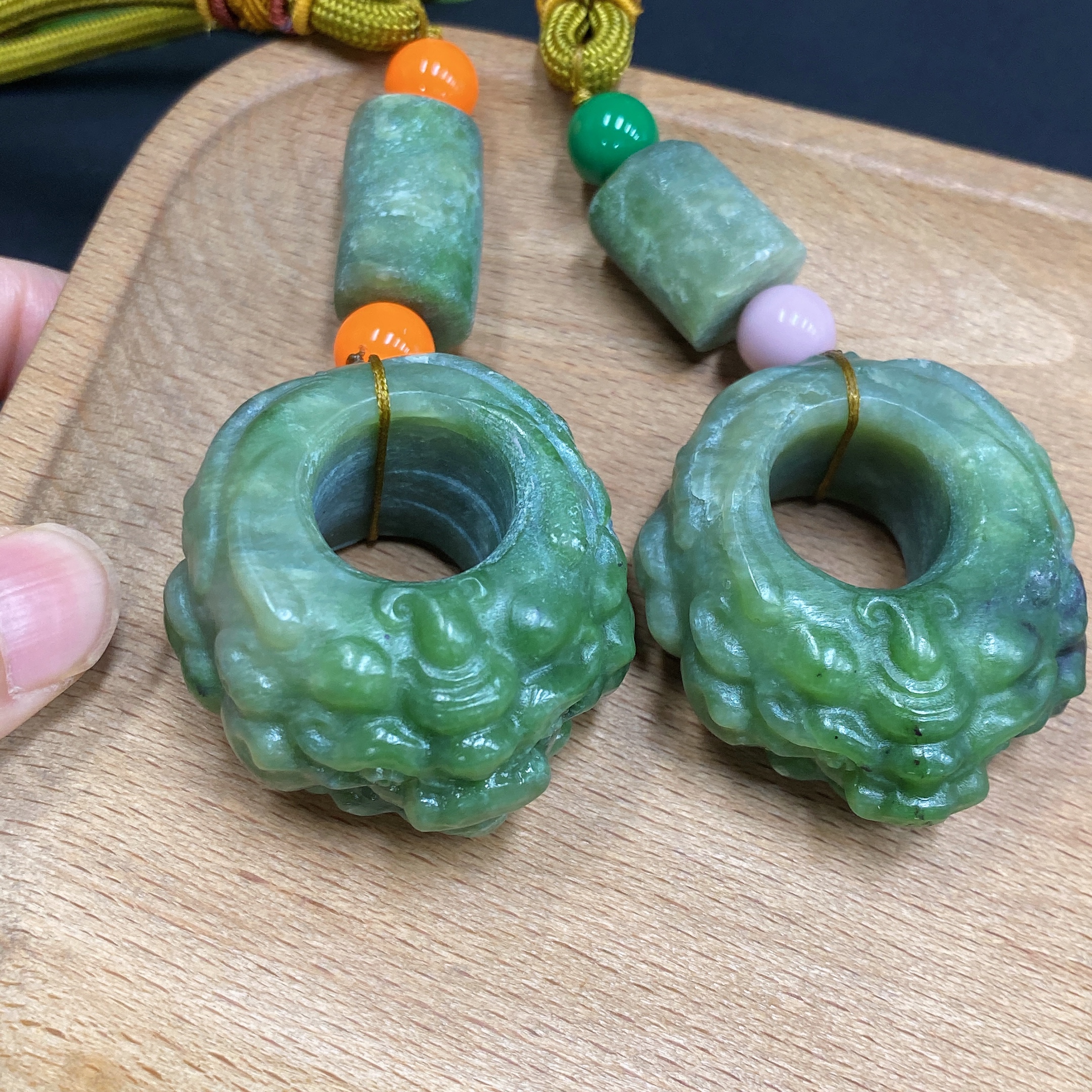 H34986265 Hetian Jade Handheld Piece - Auspicious Beast Ring