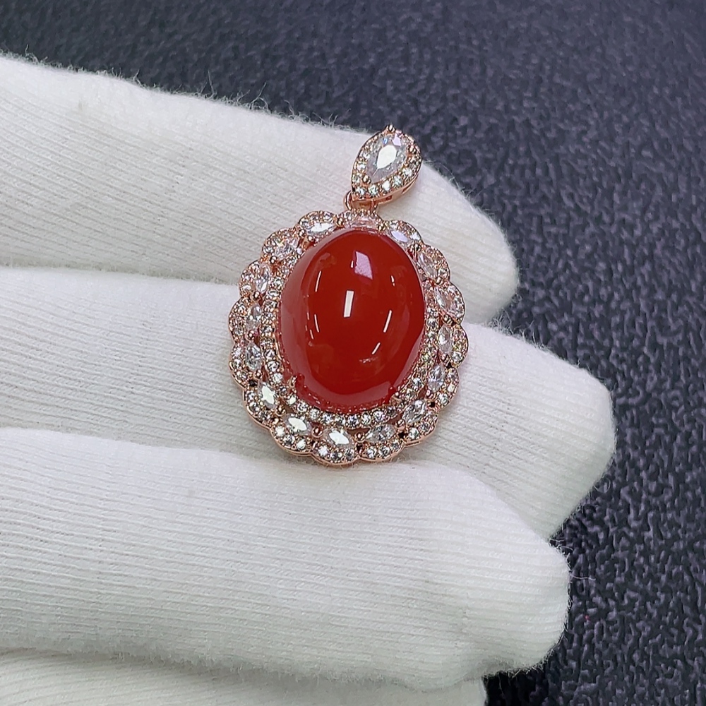 C31617757 South Red Agate Pendant Non-Gold Total Weight Approx. 7.07g