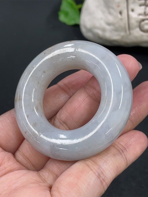 F43099962 翡翠平安环挂件 货品总重约50g
