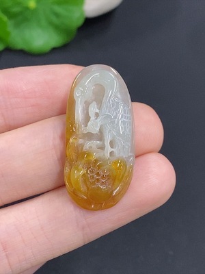 F42968292 翡翠松鹤延年挂件 货品总重量约5.6克