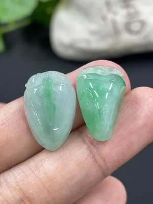 F42953245 翡翠福桃挂件 货品总重约4.37g 一手走