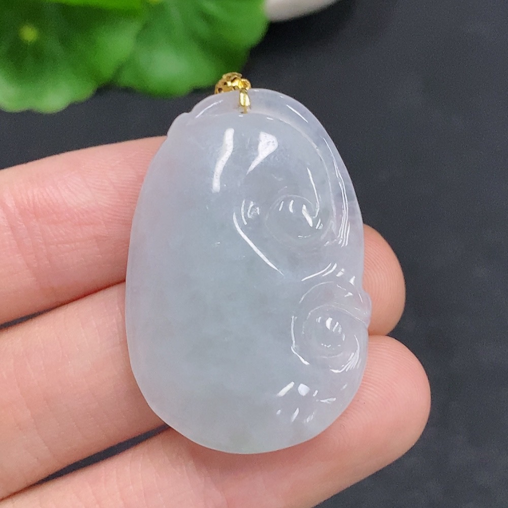 F33830836 Jadeite Ruyi Pendant with 18K Gold Clasp, Total Weight Approximately 9.5g