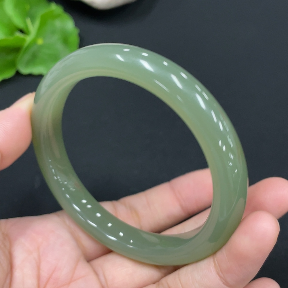H28246029 Hetian Jade Round Bracelet Size 54.8 Total Weight Approx.40g