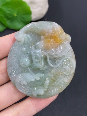 F42967565 翡翠龙腾四海挂件 货品总重量约58克（含绳重）