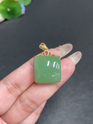H29398324 Hetian Jade Inlaid Pendant, Plain Pendant, Total Weight Approx. 6.9g, 18k