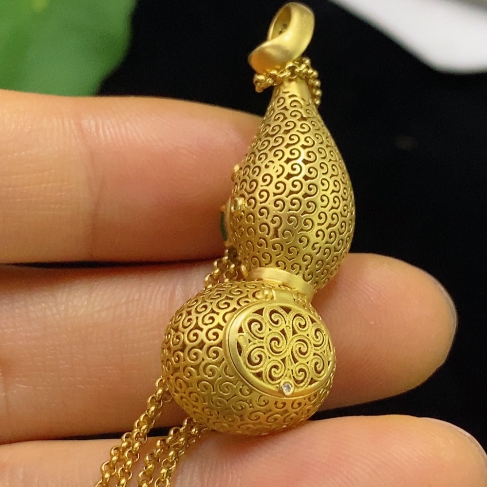 F34976089 Jadeite Inlaid Pendant 18k with Diamond Accents Total Weight Approx. 7.63g (Including Chain) Yellow Bead Color Origin Undetermined