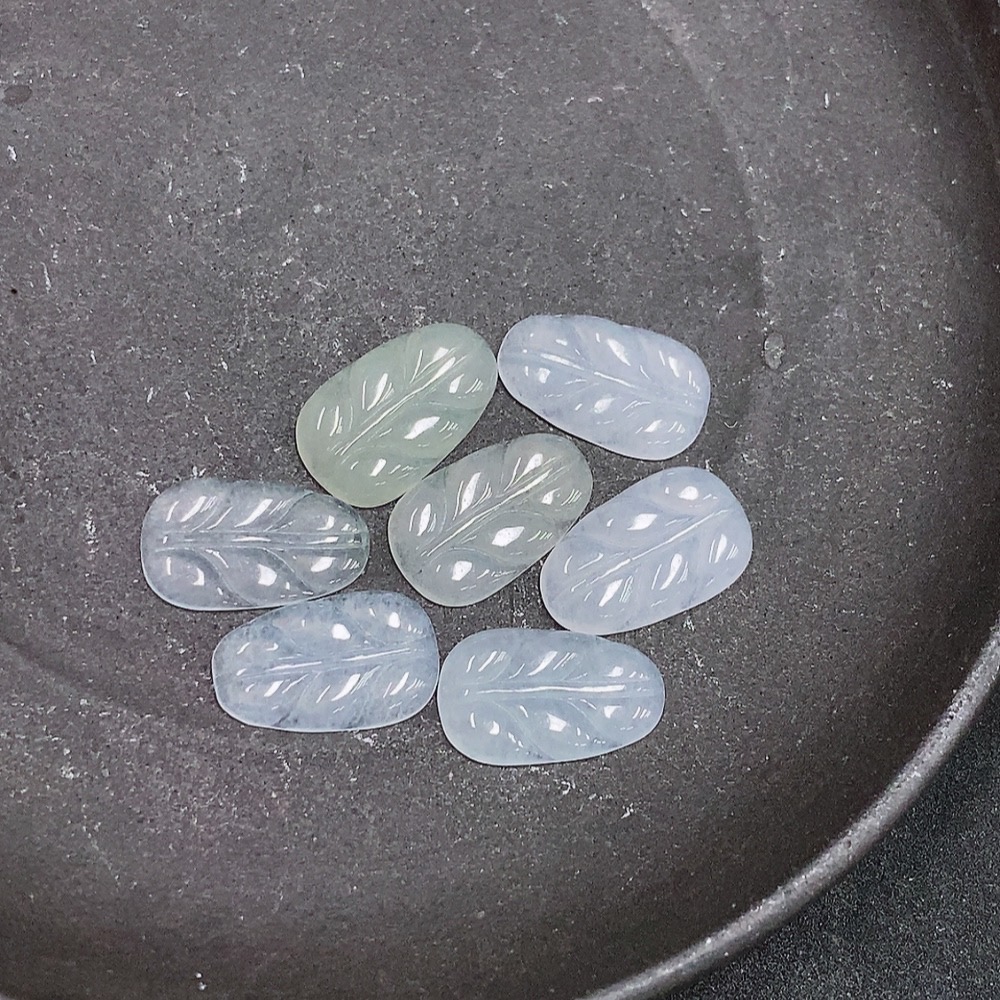 F34035679 Jadeite Pendants Sell as a Lot