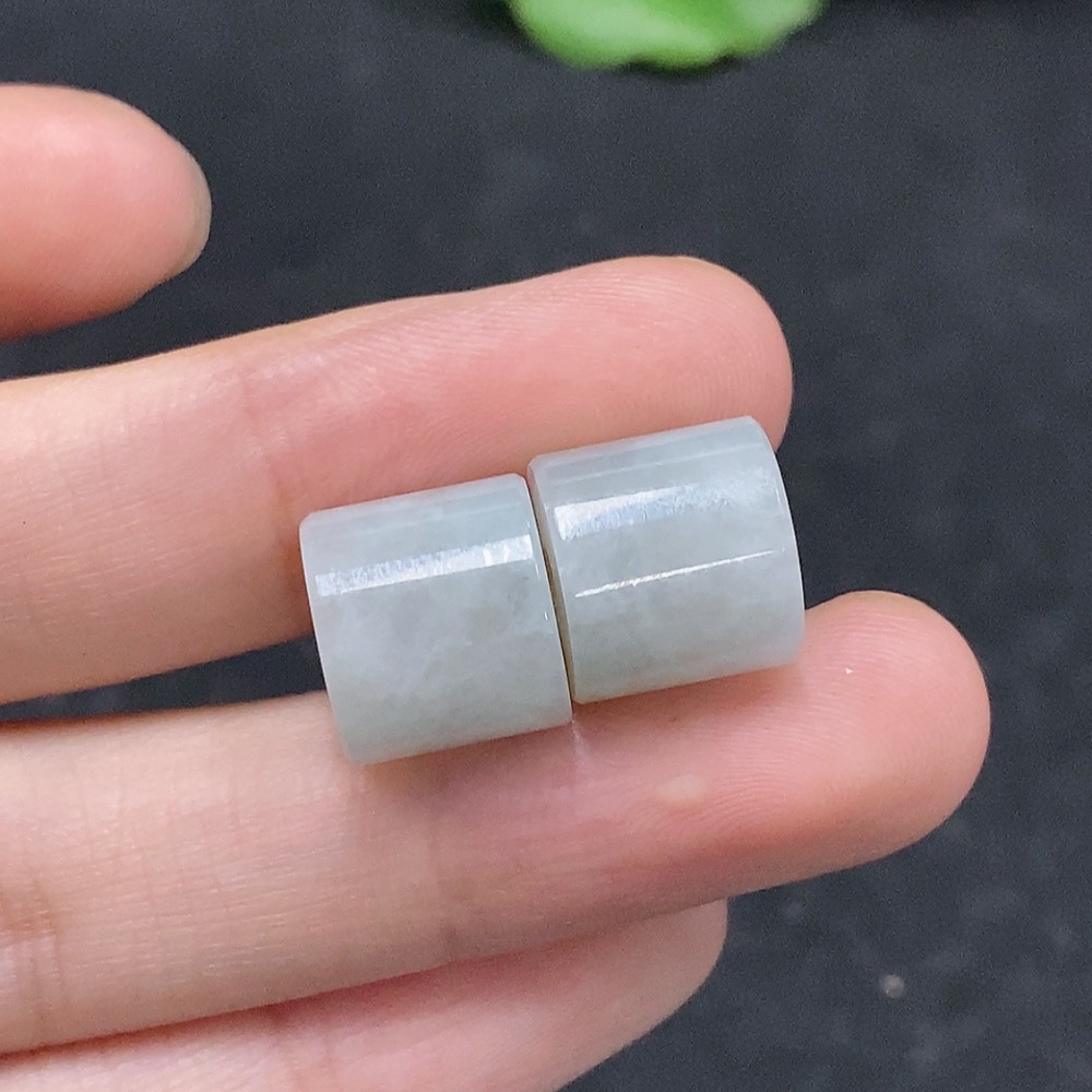 F34055971 Jadeite Road-Road-Pass Pendant, the color origin of the yellow part is undetermined