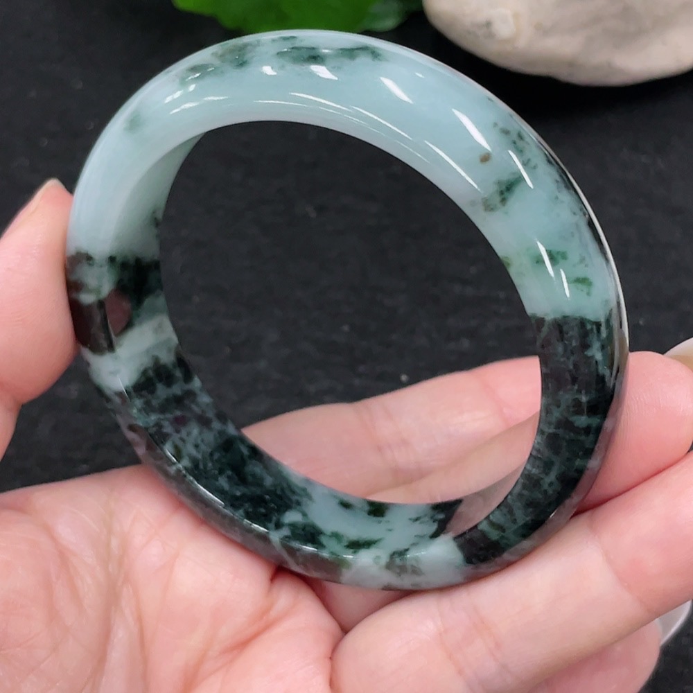F33899740 Jadeite Round Bangle Size 55.7 Total Weight Approx. 57.3g (Including Other Mineral Components)