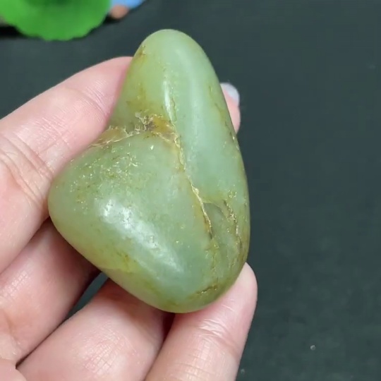 H32805959 Hetian Jade, undetermined origin of skin color, total weight approx. 48.1g