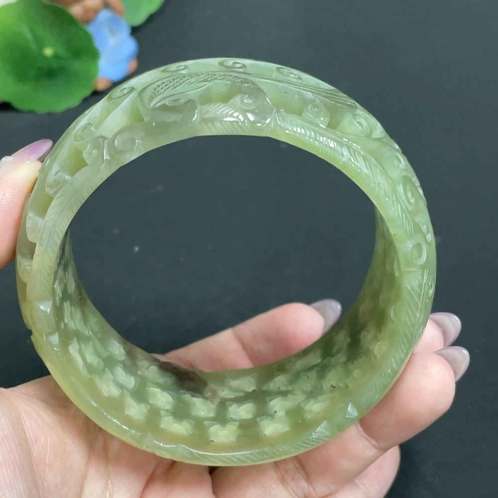 H33862807 Hetian Jade Carved Flower Bracelet (Circumference 68, Total Weight Approx. 105.7g)