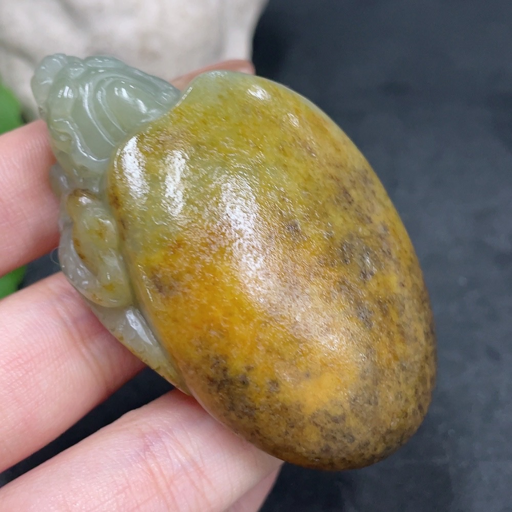 H32796842 Hetian Jade Handheld Carving - Dragon Turtle  Undetermined Skin Color Origin  Contains Other Mineral Components  Total Weight: Approx. 89.2g