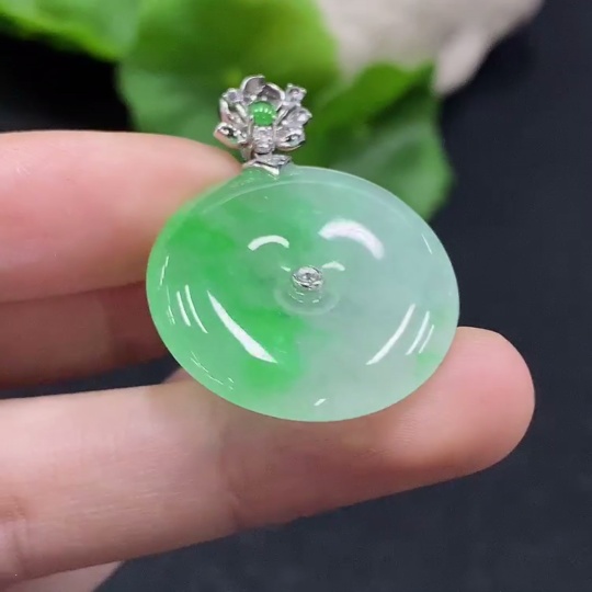 F31654568 Jadeite Safety Buckle Pendant 18K Gold Non-Diamond Total Weight Approx. 7.15g